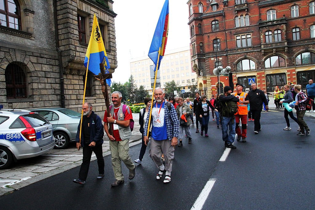 Ponad pięćdziesięciu pielgrzymów wyruszyło do Krzeszowa