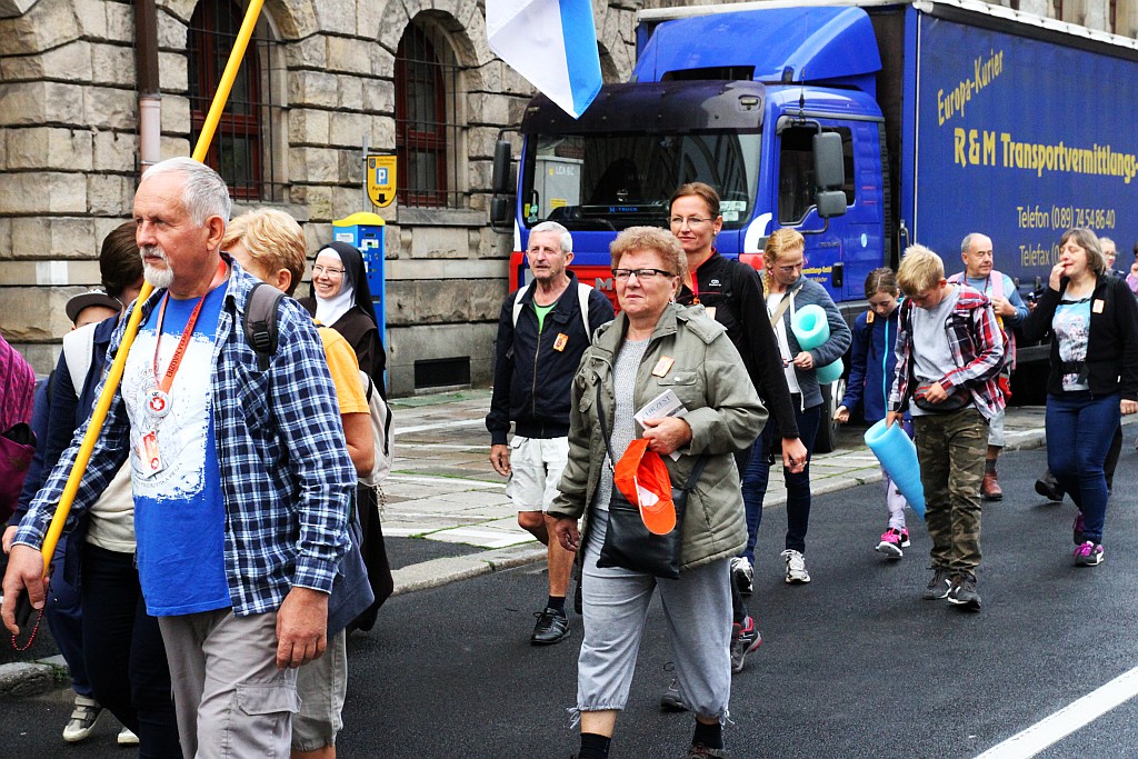 Ponad pięćdziesięciu pielgrzymów wyruszyło do Krzeszowa