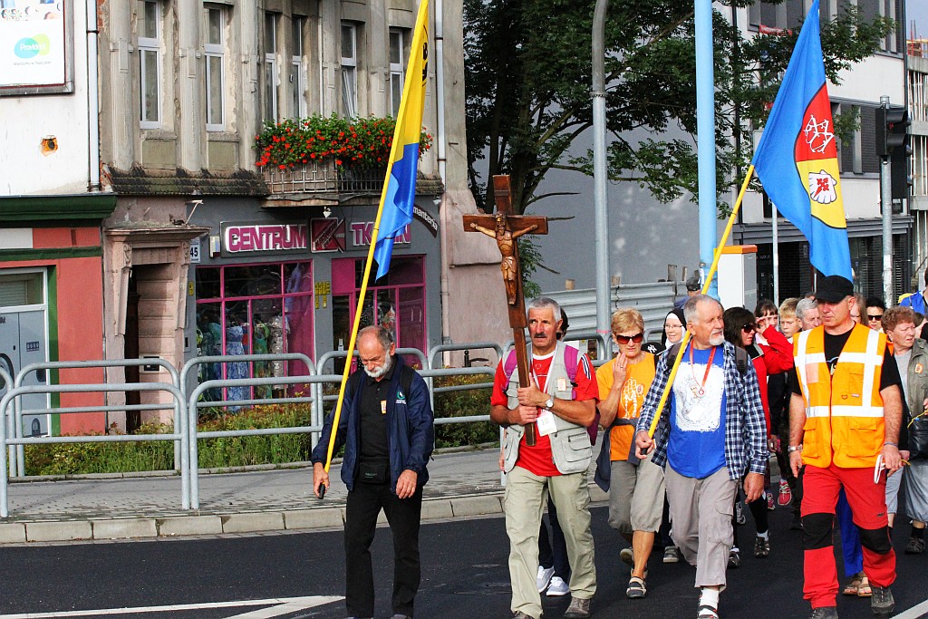 Ponad pięćdziesięciu pielgrzymów wyruszyło do Krzeszowa