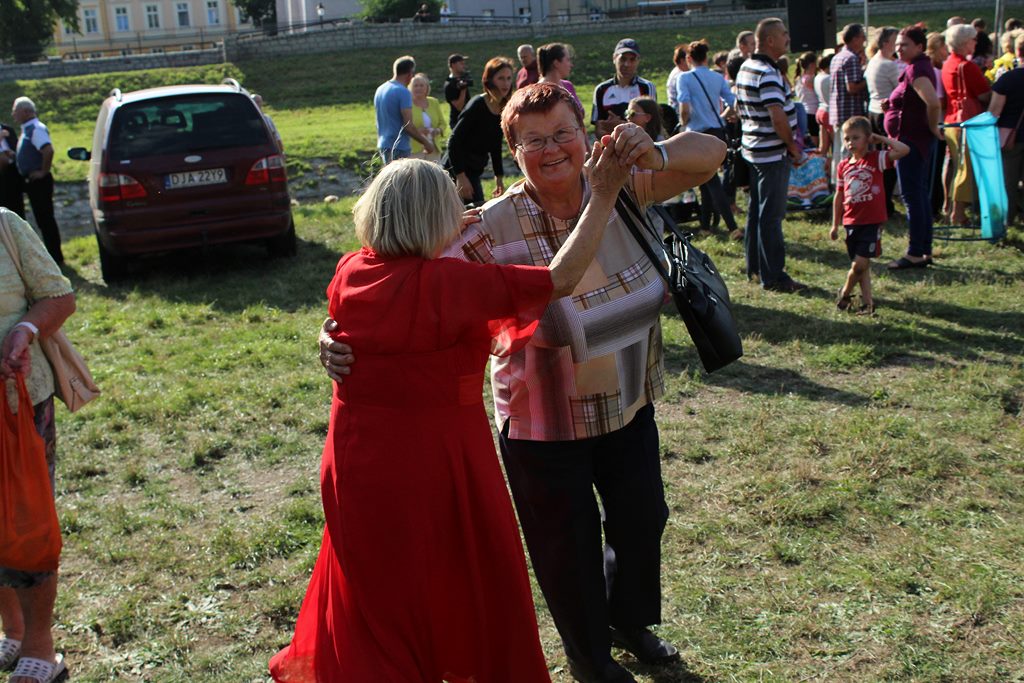 Antonina Karpuła nowym mistrzem Legnicy w lepieniu pierogów