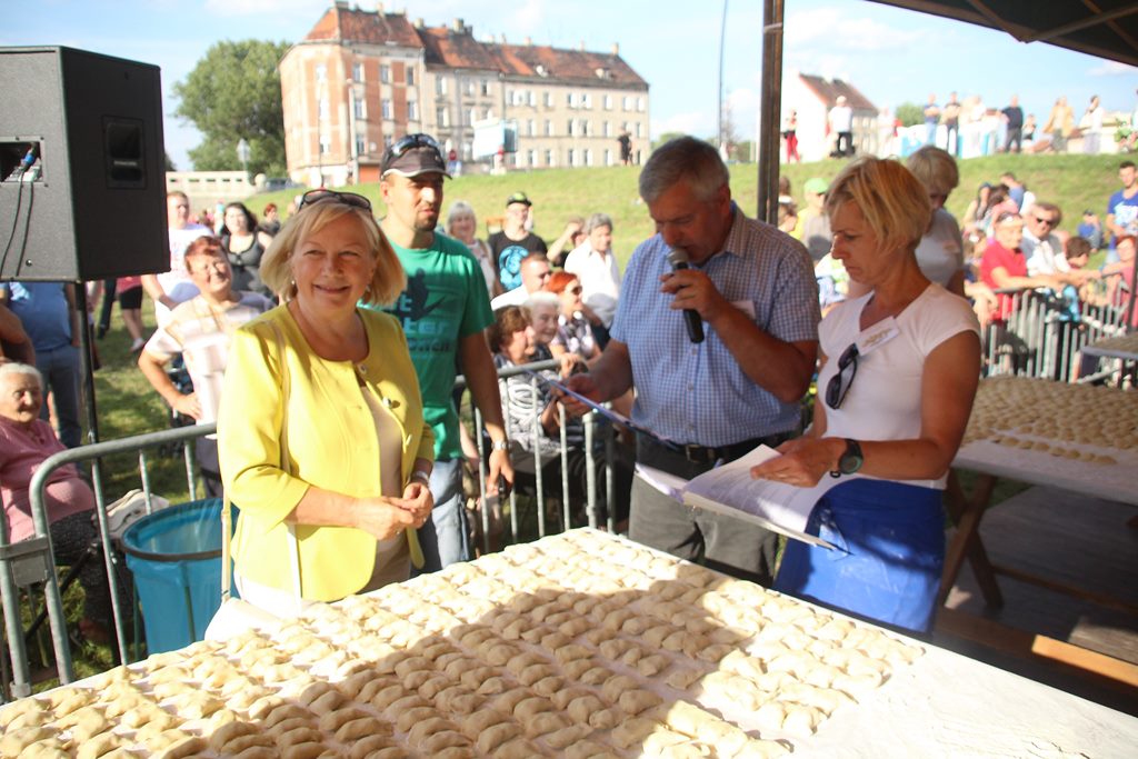 Antonina Karpuła nowym mistrzem Legnicy w lepieniu pierogów