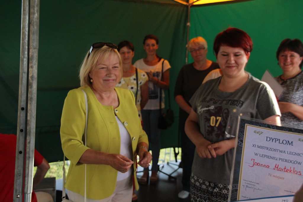 Antonina Karpuła nowym mistrzem Legnicy w lepieniu pierogów
