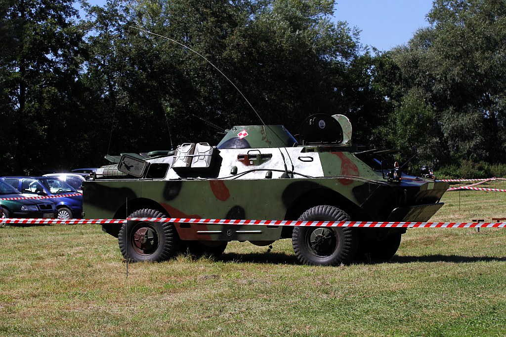 Mieszkańcy gminy Ruja bawią sie na dożynkach w Tyńcu