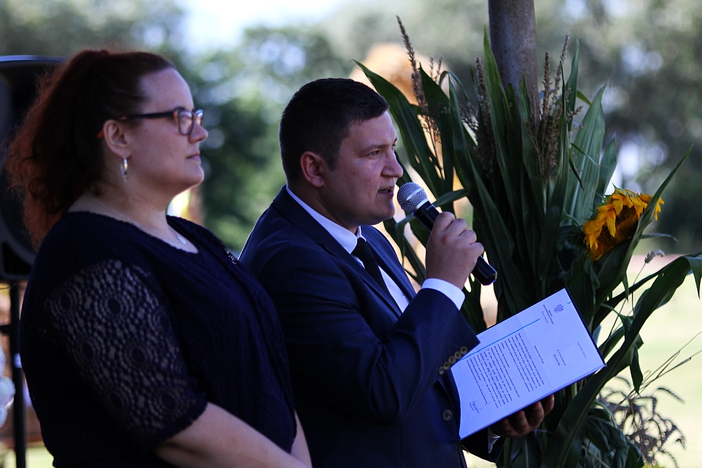 Mieszkańcy gminy Ruja bawią sie na dożynkach w Tyńcu