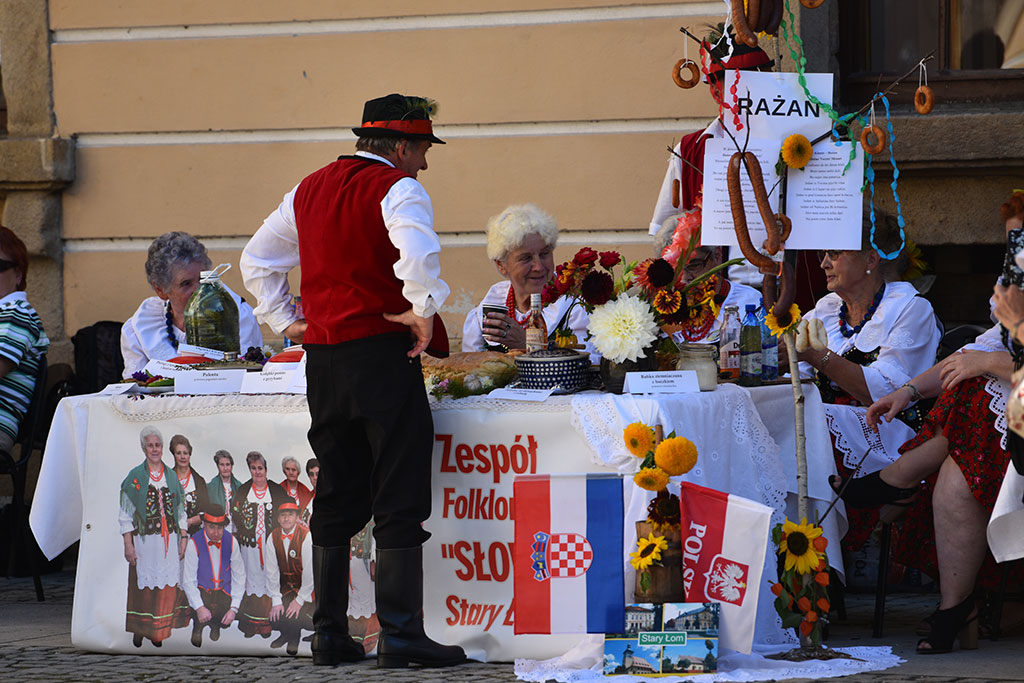 Poznawali swoich sąsiadów zza miedzi(- y). Festiwal Kultur
