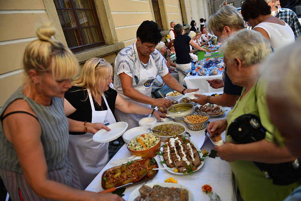 Poznawali swoich sąsiadów zza miedzi(- y). Festiwal Kultur