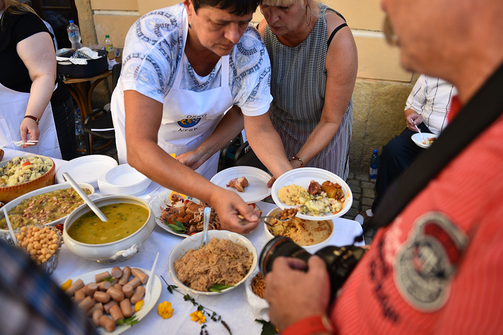 Poznawali swoich sąsiadów zza miedzi(- y). Festiwal Kultur