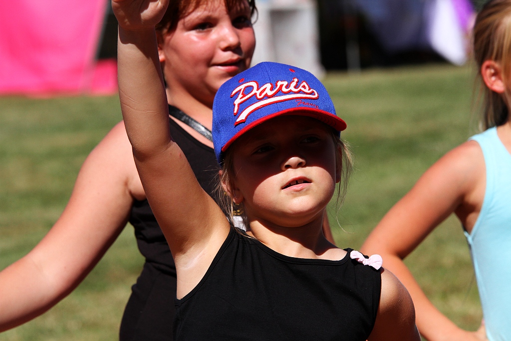Mieszkańcy gminy Ruja bawią sie na dożynkach w Tyńcu