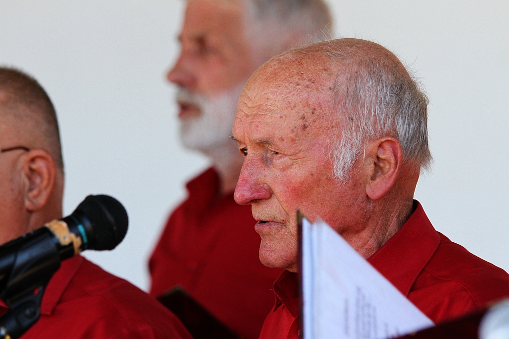 Mieszkańcy gminy Ruja bawią sie na dożynkach w Tyńcu