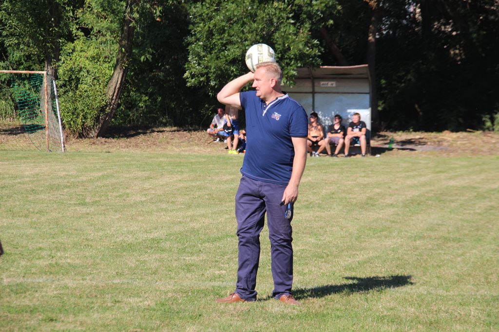 Mieszkańcy gminy Ruja bawią sie na dożynkach w Tyńcu