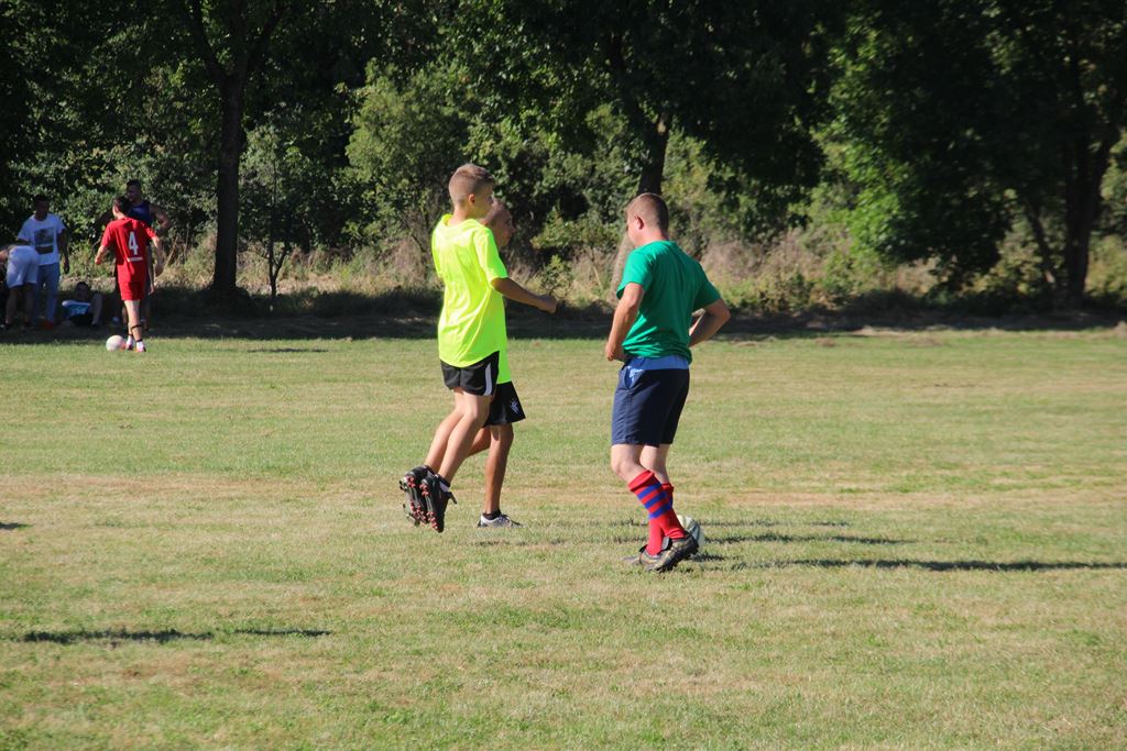 Mieszkańcy gminy Ruja bawią sie na dożynkach w Tyńcu