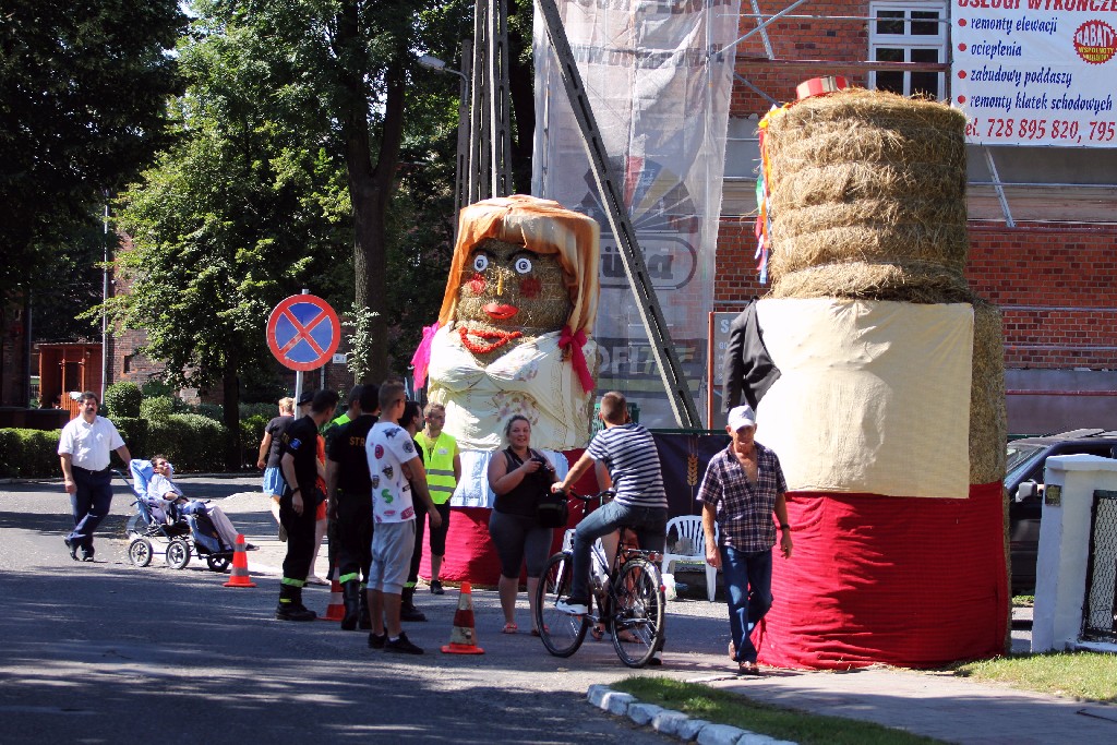 Mieszkańcy gminy Miłkowice celebrują święto doroczne plonów