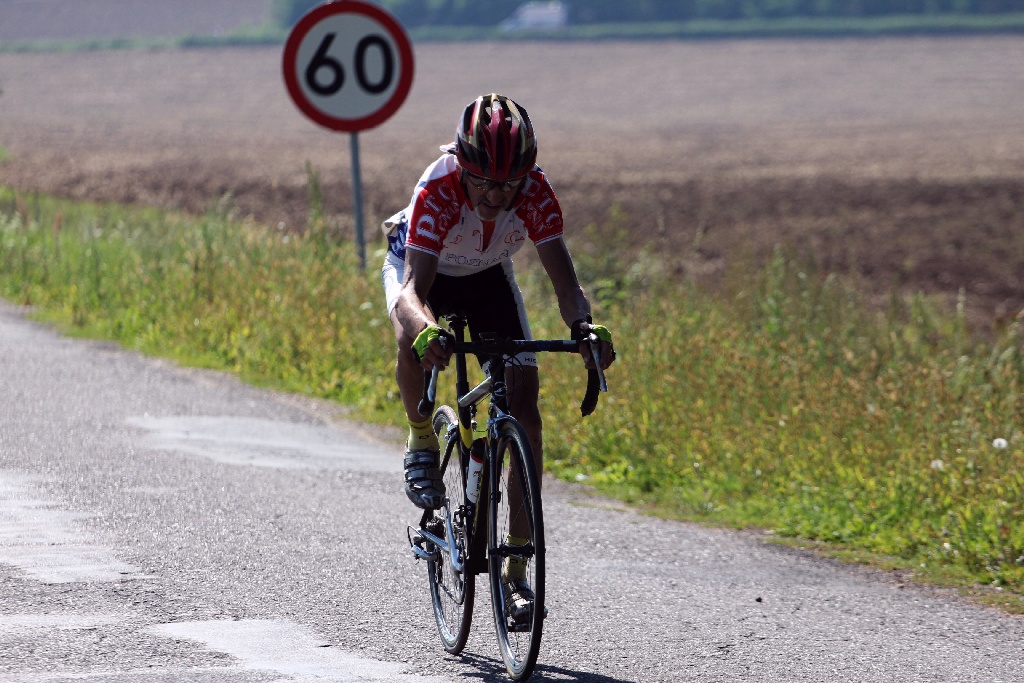 Po szosach wokół Krotoszyc ścigał się kolarski peleton