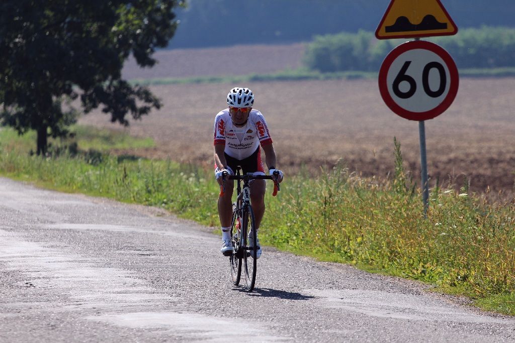 Po szosach wokół Krotoszyc ścigał się kolarski peleton