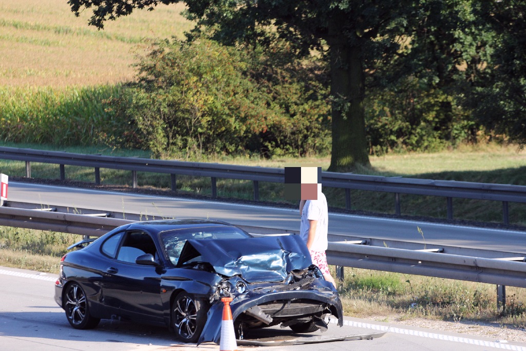 Niedzielna kolizja dwóch samochodów  na autostradzie A 4