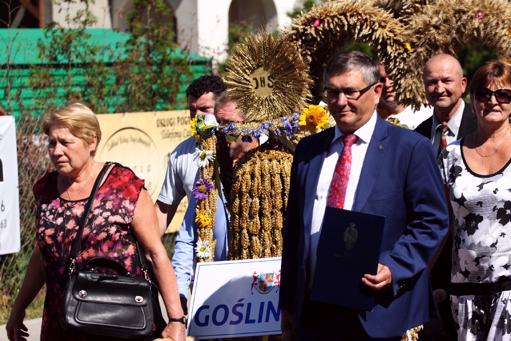 Mieszkańcy gminy Miłkowice celebrują święto doroczne plonów