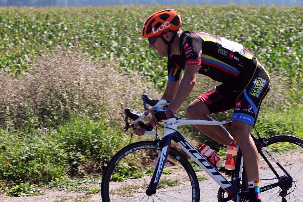 Po szosach wokół Krotoszyc ścigał się kolarski peleton