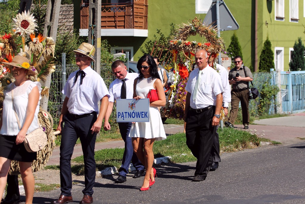 Mieszkańcy gminy Miłkowice celebrują święto doroczne plonów