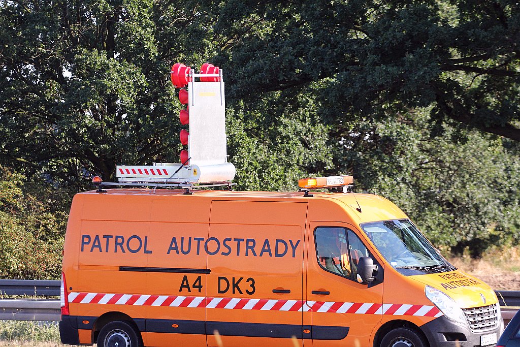 Niedzielna kolizja dwóch samochodów  na autostradzie A 4