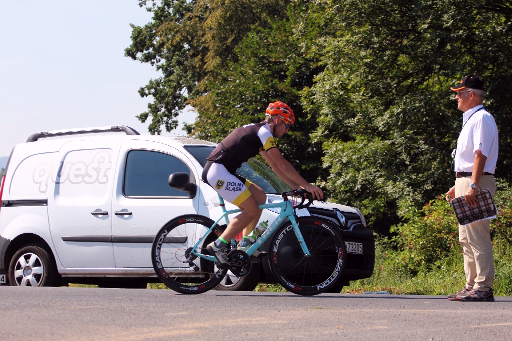 Po szosach wokół Krotoszyc ścigał się kolarski peleton