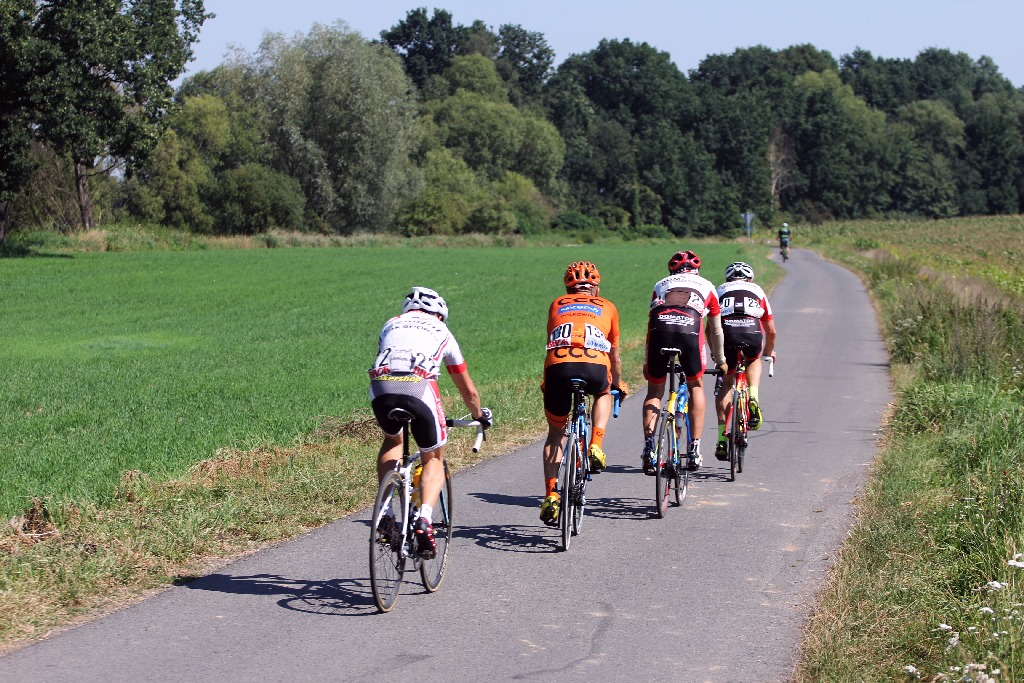 Po szosach wokół Krotoszyc ścigał się kolarski peleton