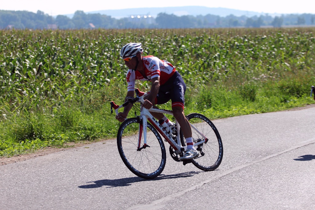 Po szosach wokół Krotoszyc ścigał się kolarski peleton