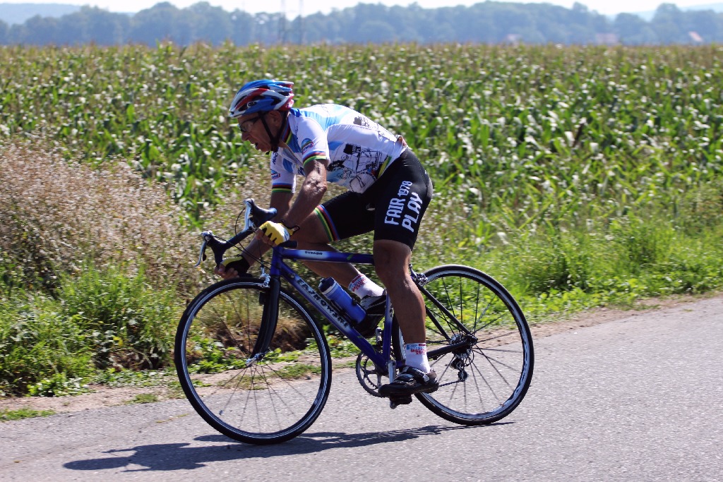 Po szosach wokół Krotoszyc ścigał się kolarski peleton