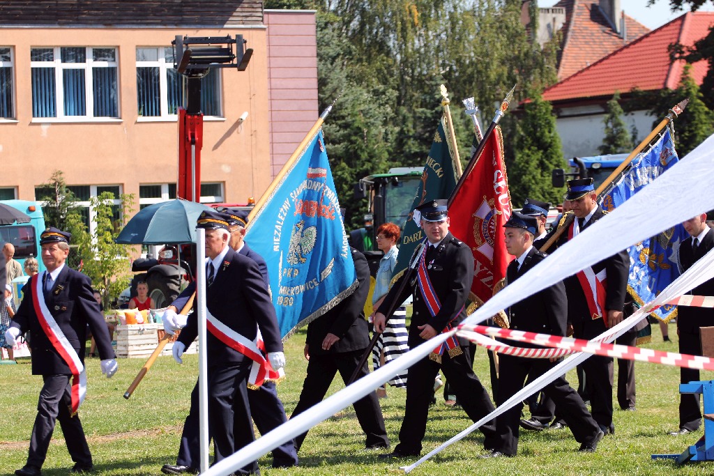 Mieszkańcy gminy Miłkowice celebrują święto doroczne plonów