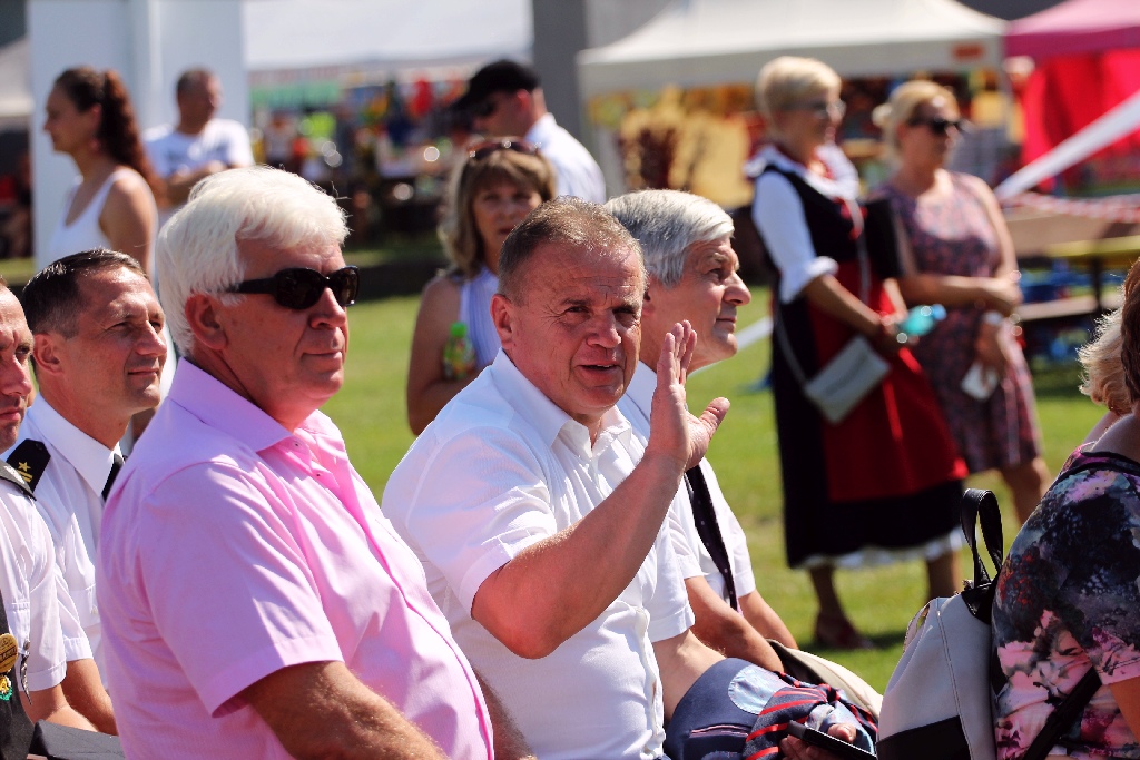 Mieszkańcy gminy Miłkowice celebrują święto doroczne plonów