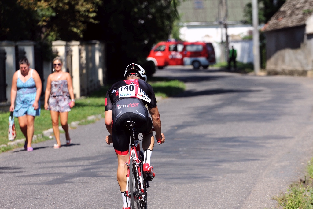 Po szosach wokół Krotoszyc ścigał się kolarski peleton