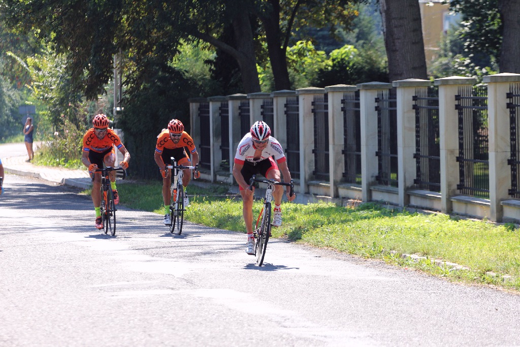 Po szosach wokół Krotoszyc ścigał się kolarski peleton