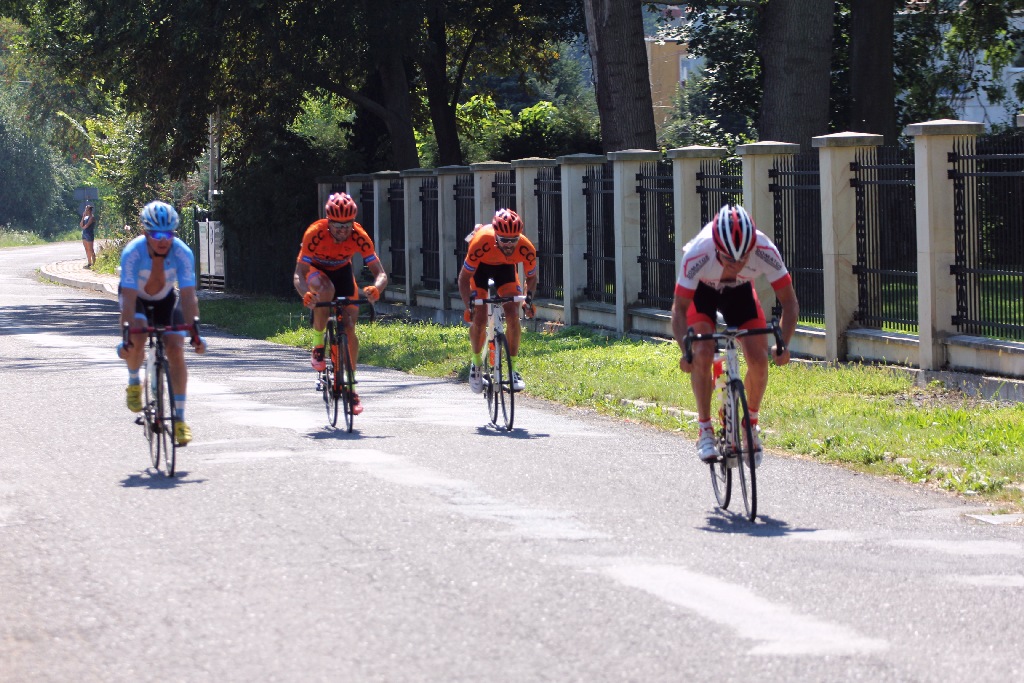 Po szosach wokół Krotoszyc ścigał się kolarski peleton