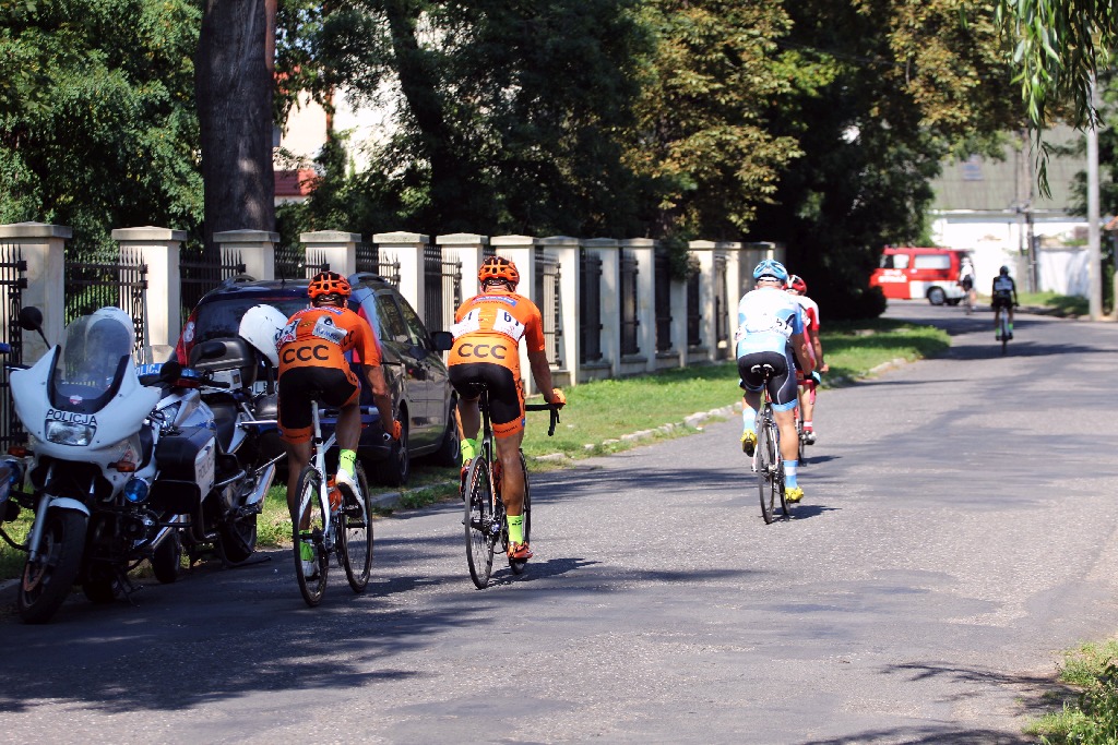 Po szosach wokół Krotoszyc ścigał się kolarski peleton