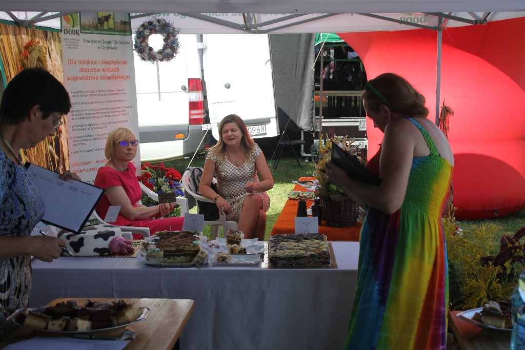 Mieszkańcy gminy Miłkowice celebrują święto doroczne plonów