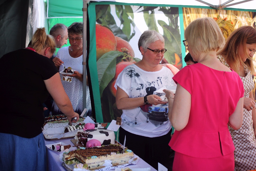 Mieszkańcy gminy Miłkowice celebrują święto doroczne plonów