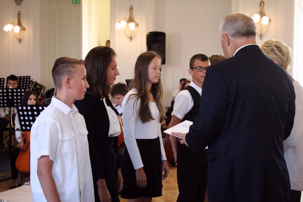 Rok szkolny w Legnicy oficjalnie i uroczyście zainaugurowany
