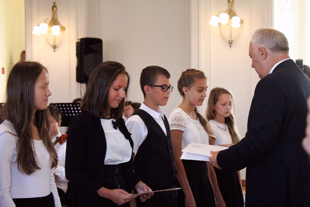 Rok szkolny w Legnicy oficjalnie i uroczyście zainaugurowany