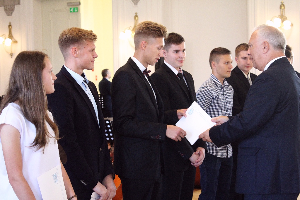 Rok szkolny w Legnicy oficjalnie i uroczyście zainaugurowany