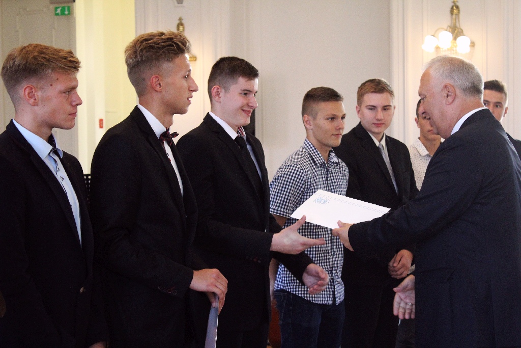 Rok szkolny w Legnicy oficjalnie i uroczyście zainaugurowany