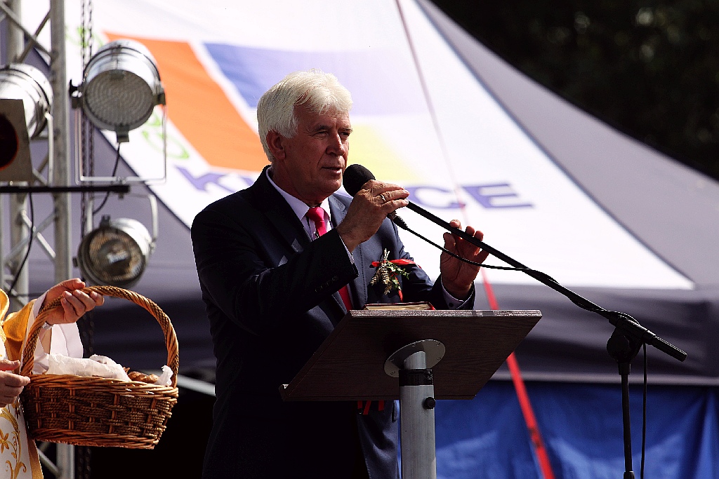 Mieszkańcy gminy Kunice bawią się na dożynkach gminnych