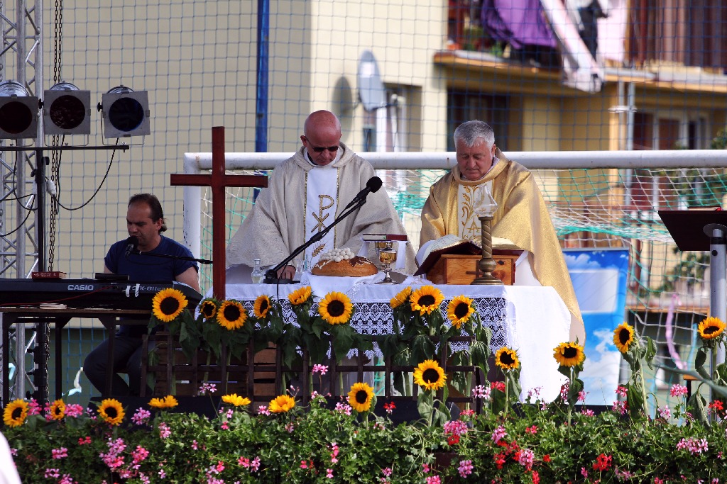 Mieszkańcy gminy Kunice bawią się na dożynkach gminnych