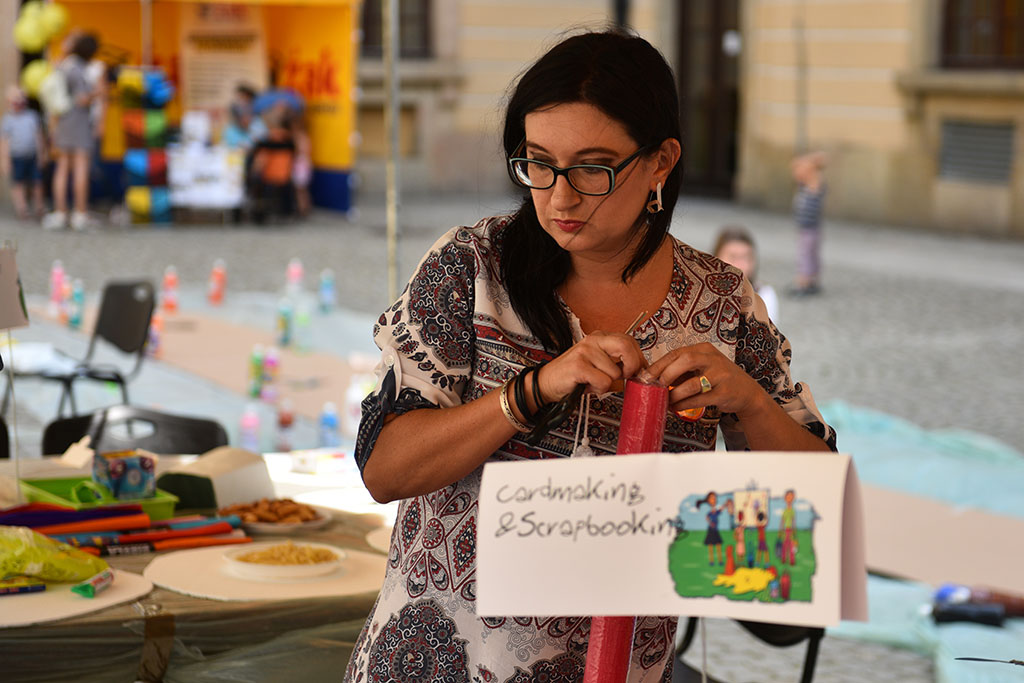 Wielka rodzinna Familiada na dziedzińcu Akademii Rycerskiej