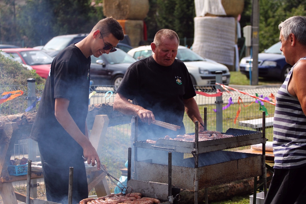 Mieszkańcy gminy Kunice bawią się na dożynkach gminnych