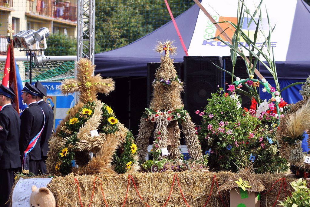 Mieszkańcy gminy Kunice bawią się na dożynkach gminnych