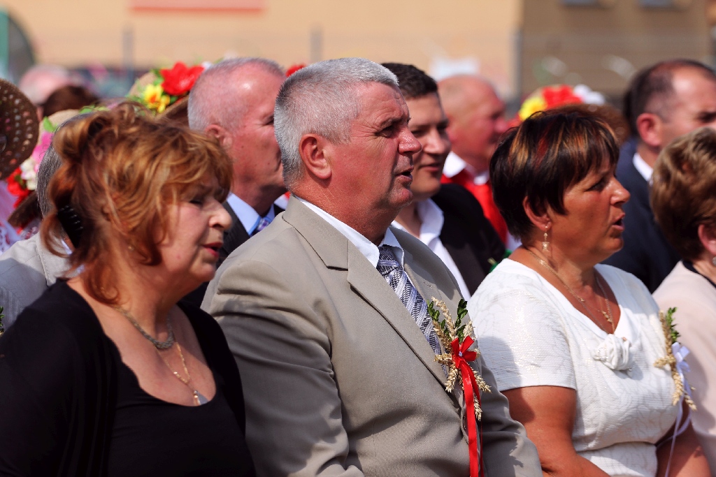 Mieszkańcy gminy Kunice bawią się na dożynkach gminnych