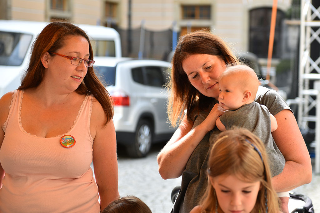 Wielka rodzinna Familiada na dziedzińcu Akademii Rycerskiej