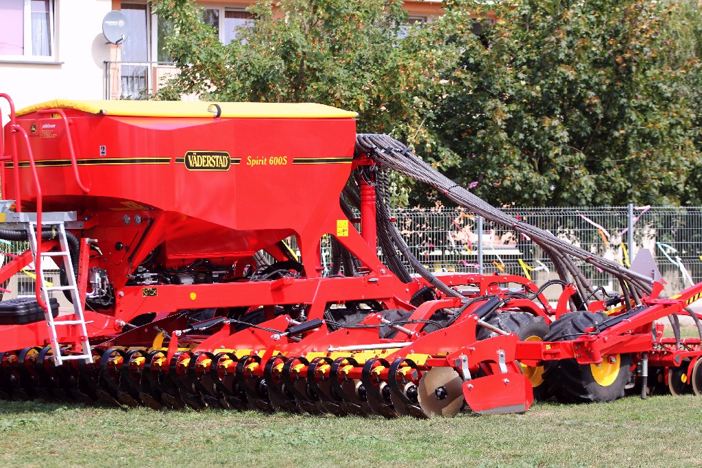 Mieszkańcy gminy Kunice bawią się na dożynkach gminnych