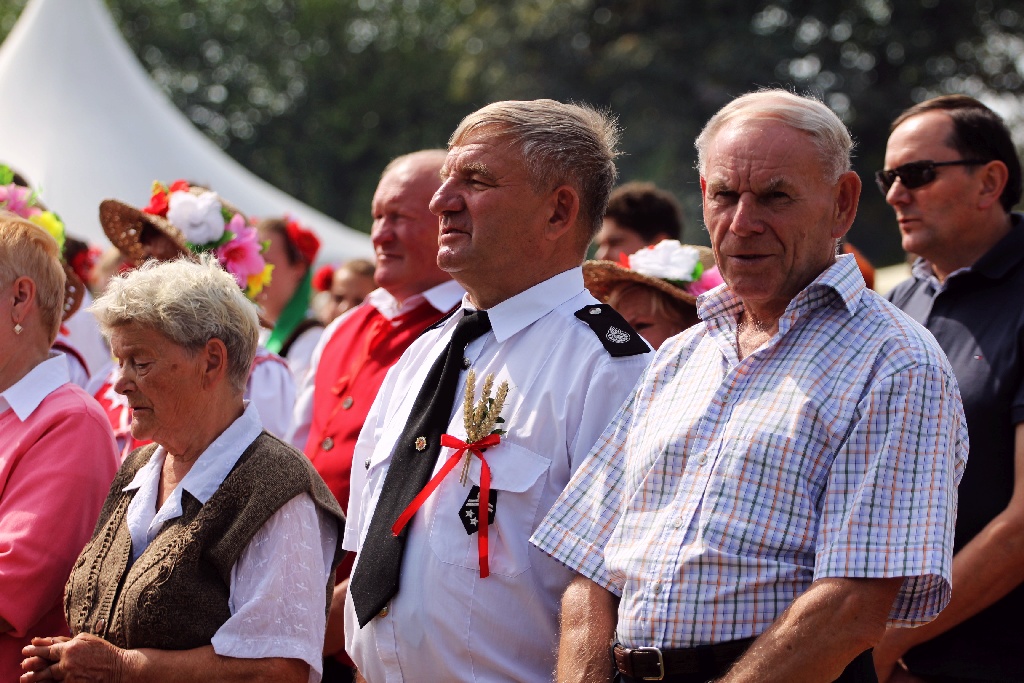 Mieszkańcy gminy Kunice bawią się na dożynkach gminnych