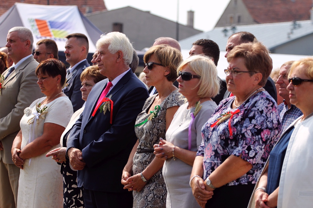 Mieszkańcy gminy Kunice bawią się na dożynkach gminnych