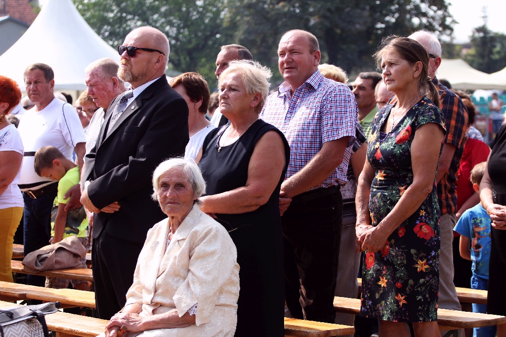 Mieszkańcy gminy Kunice bawią się na dożynkach gminnych